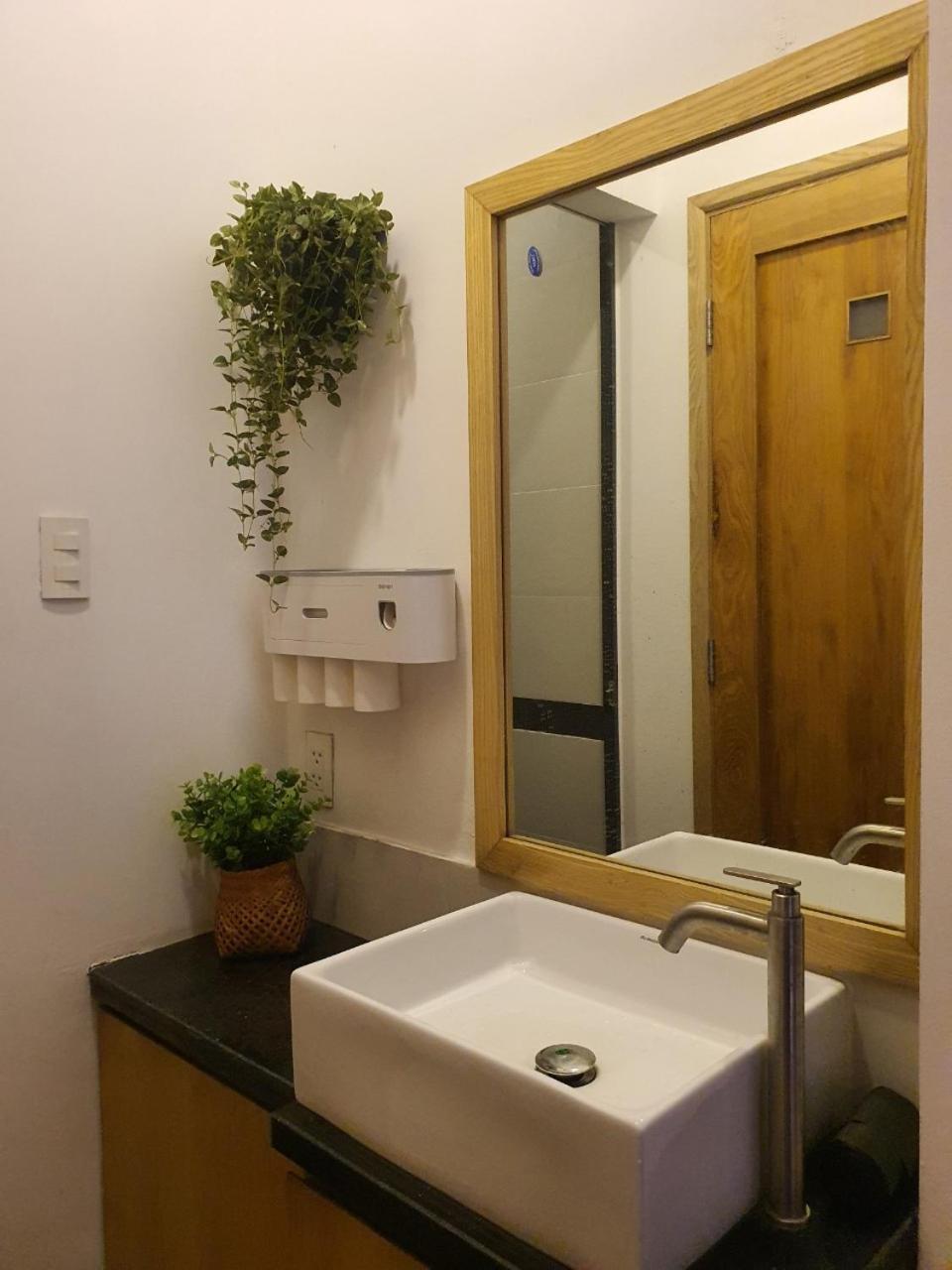 Zvillage Ncc - Modern Townhouse In District 1 Thành Pho Ho Chí Minh Esterno foto